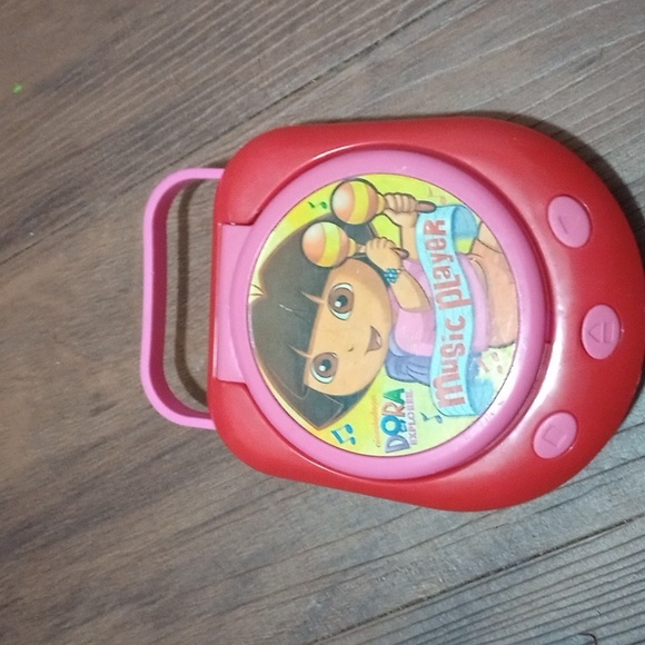 Dora the Explorer Music Player (Includes CD) - Picture 4 of 4